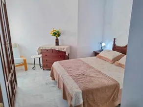 Beach and downtown 5 min away · Pet friendly · 4 people - Image 3