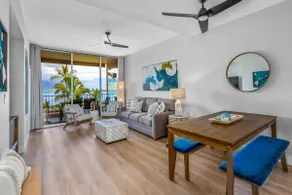 Upscale Oceanfront Penthouse Vistas - Image 5