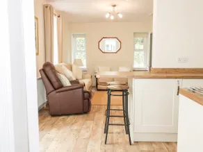 East Lodge - Image 2