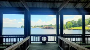 Lakeside Living Paradise - Image 2