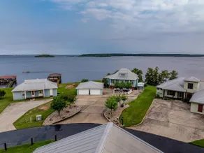 Lakeside Living Paradise - Image 5