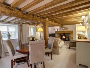 SUNNYSIDE COTTAGE, family friendly in Bampton, Oxfordshire - Image 3