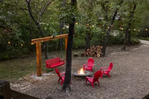 Romantic Honeymoon Haven with Private Hot Tub - Image 2
