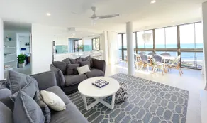 Absolute Beachfront Bliss on Kings Beach - Image 3