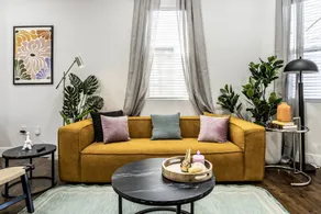 Bohemian Design Retreat near Fountain Square - Image 5