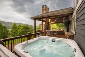 Blue Comanche - Upscale Mountain Home - Image 3