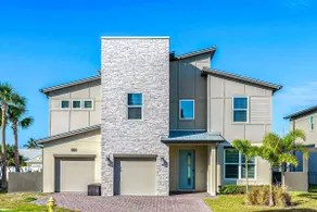 6BR Beach House w PVT Pool & Extras - Image 5