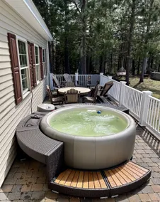 Moosehead Lakefront|Hot Tub|Pet Friendly|Private Dock|Fast WIFI|Personal chef - Image 3