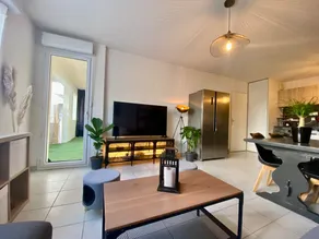 La Coquille: bright, cozy, 3 min from Parc Expo - Image 2