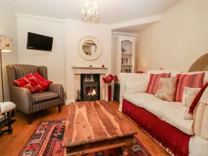October Cottage - Image 5