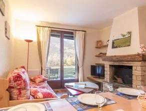 Cocoon with garden and beautiful mountain view - Image 2