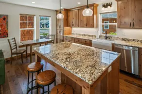 Dover Bay | Sleeps up to 10 | Private Hot Tub - Image 2