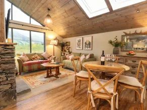 The Badger's Shack - Image 2