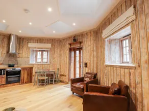 The Hen House - Image 3
