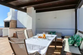 Stunning Sea View Penthouse Near the Beach - Image 5