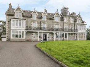 10 Monarch Country Apartments - Image 2