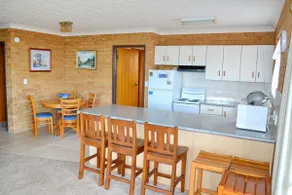 Seacrest Unit 1 - Bring your own linen. - Image 3
