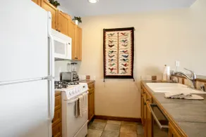 224 Chapel Square - Image 5