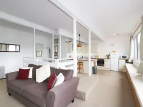 Top Flat - Image 3