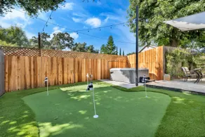 Modern Cottage, Hot Tub, Bistro Patio, Putting Green, Walk to All! - Image 4