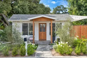 Modern Cottage, Hot Tub, Bistro Patio, Putting Green, Walk to All! - Image 5