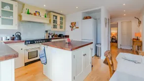 Peach Cottage - Image 5
