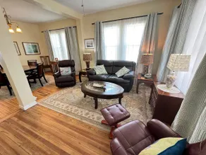 Eva Maes -Downtown Waterfront Cottage Amazing View - Image 3