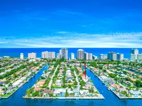 Heated Pool+Waterfront! Tiki Hut+1 Mile To Beach! - Image 4