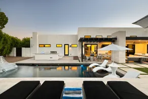 Modern Dream Home Heated Pool Hot Tub 6BR 9 Beds - Image 2