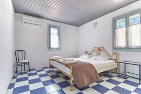 Ocean Villa in Paros - Image 4
