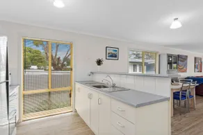 Dolphin Drift 29 Dolphin Avenue - Image 2