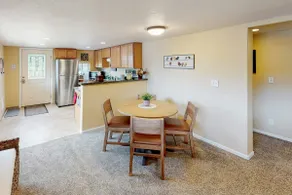 Dog-friendly lower level of duplex w/ enclosed dec - Image 4