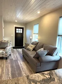 New Modern 3 br 2 bth Walking Trails shopping - Image 2