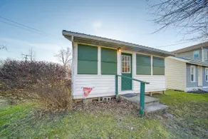 Charming Cottage w/ Yard < 1 Mi to Lake Erie! - Image 3