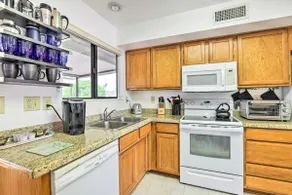 < 1 Mi to Golf: Home w/ Screened Porch in Sun City - Image 3