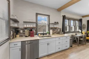 Blue Haven | 2 bed 1 bath | 5 mins to Sanford - Image 2