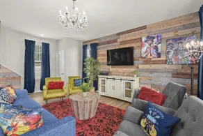 4 Luxe K Suites+Shuttle+Pool! Southern Style Home! - Image 2