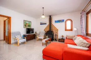 Holiday Home \"Villa Marys\" close to the Sea with Private Garden & Wi-Fi - Image 5