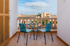 Holiday Home \"Villa Marys\" close to the Sea with Private Garden & Wi-Fi - Image 3