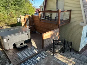 Hot Tub-Main Street-King Bed-Courtyard - Image 2