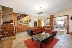 Friendly House - Image 5