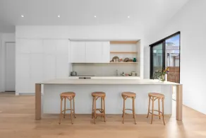Gorgeous George Barwon Heads - Image 2