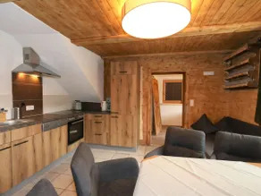 Holiday home with BBQ & terrace - Image 5