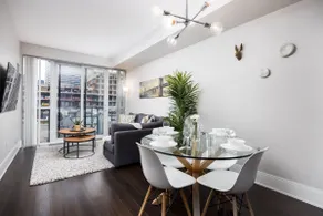 Sleeps 6 | Free Parking | Walk to Rogers Centre - Image 2