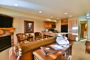 Beautiful 2 BR Moose Hollow Condo next to Hot Tub - Image 4