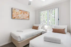 MARJ12 Modern Spacious Duplex Family Stay - Image 4