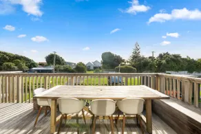 Beachside Sanctuary - Otaki Beach Holiday Home - Image 4