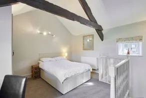 Host & Stay - Cote - Image 4