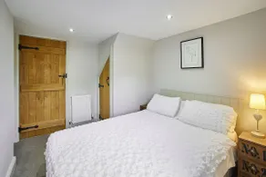 Host & Stay - Cote - Image 3