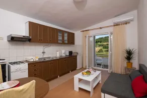 Marina's Apartments - Image 4